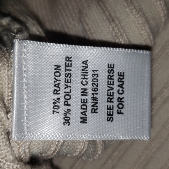 Tint & Shadow cropped cardigan - Picture 7 of 7